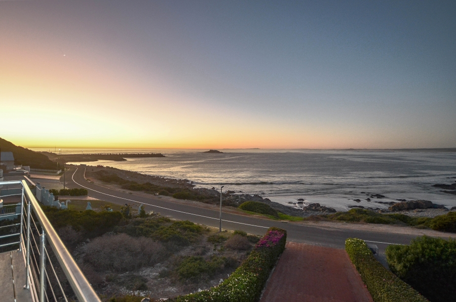 3 Bedroom Property for Sale in Yzerfontein Western Cape
